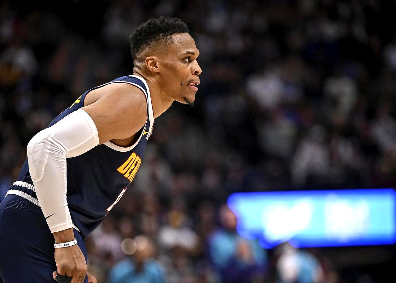 包含穆雷重要时刻出色发挥，公牛带队取胜！比赛高潮迭起的词条