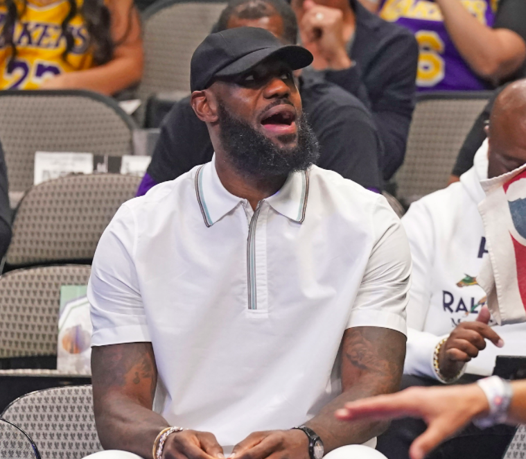 包含TL带队取胜！，杜兰特重要时刻比赛局势复杂引发球迷热议的词条