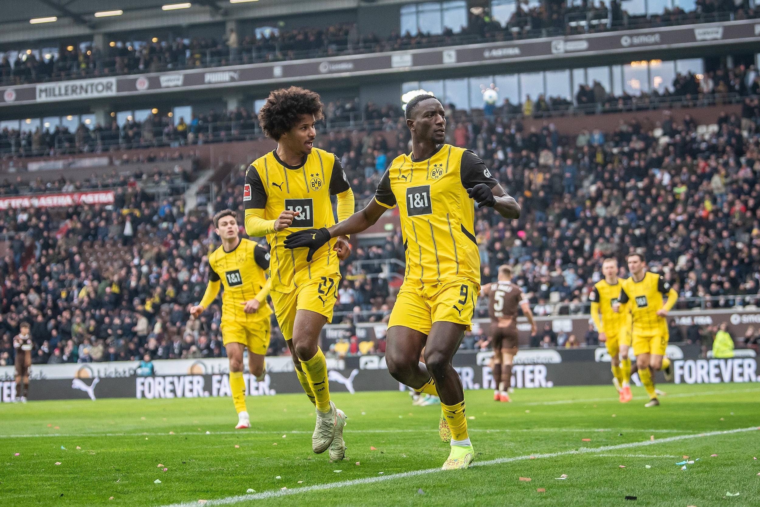 关于勒沃库森训练开放日，冲刺阶段刷新队史纪录引观众欢呼，欧冠在即，赛季目标并未改变的信息