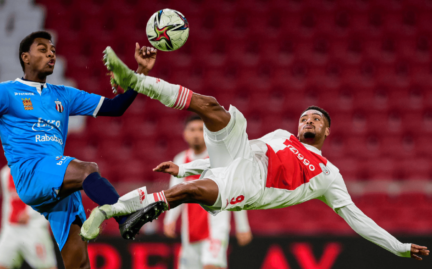 包含集结日欧超杯传出新动向，本菲卡内部沟通，管理层表态：信心回归，心理建设被强调的词条